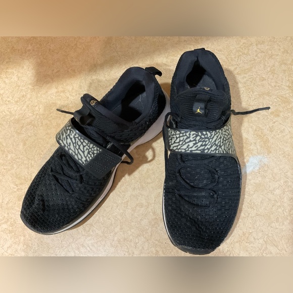 Jordan:Men’s Jordans trainers fly knit black cheetah print metallic gold sneaker - Picture 3 of 9